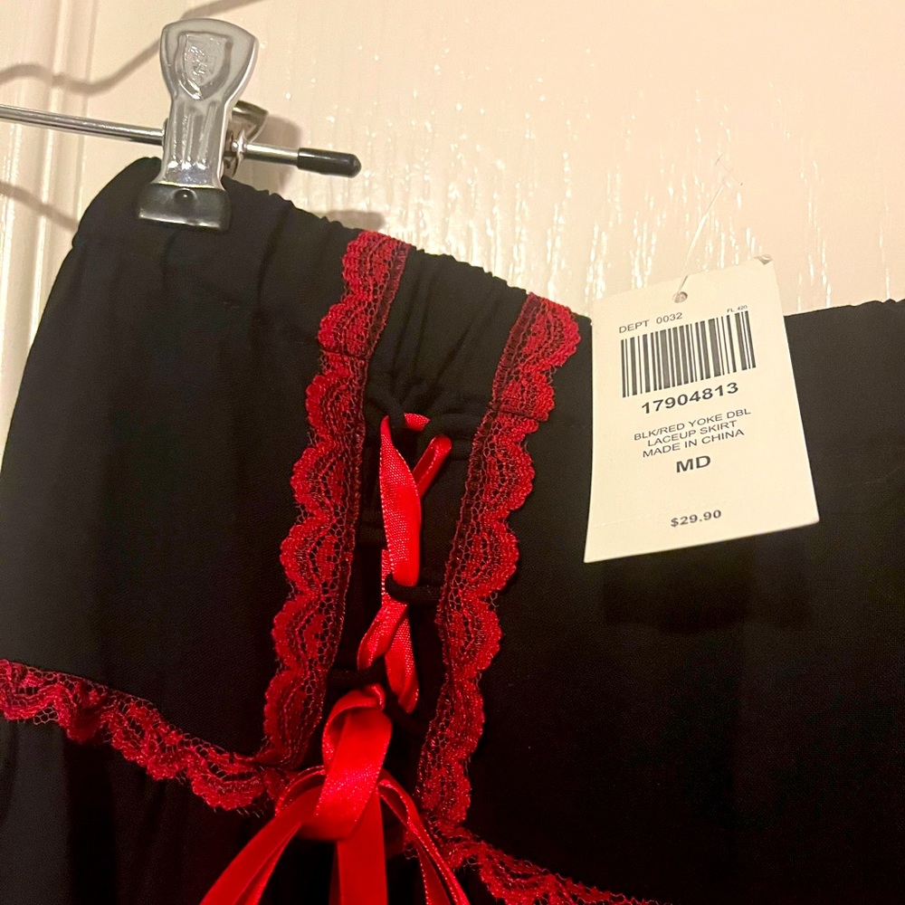 Hot Topic skirt NWT